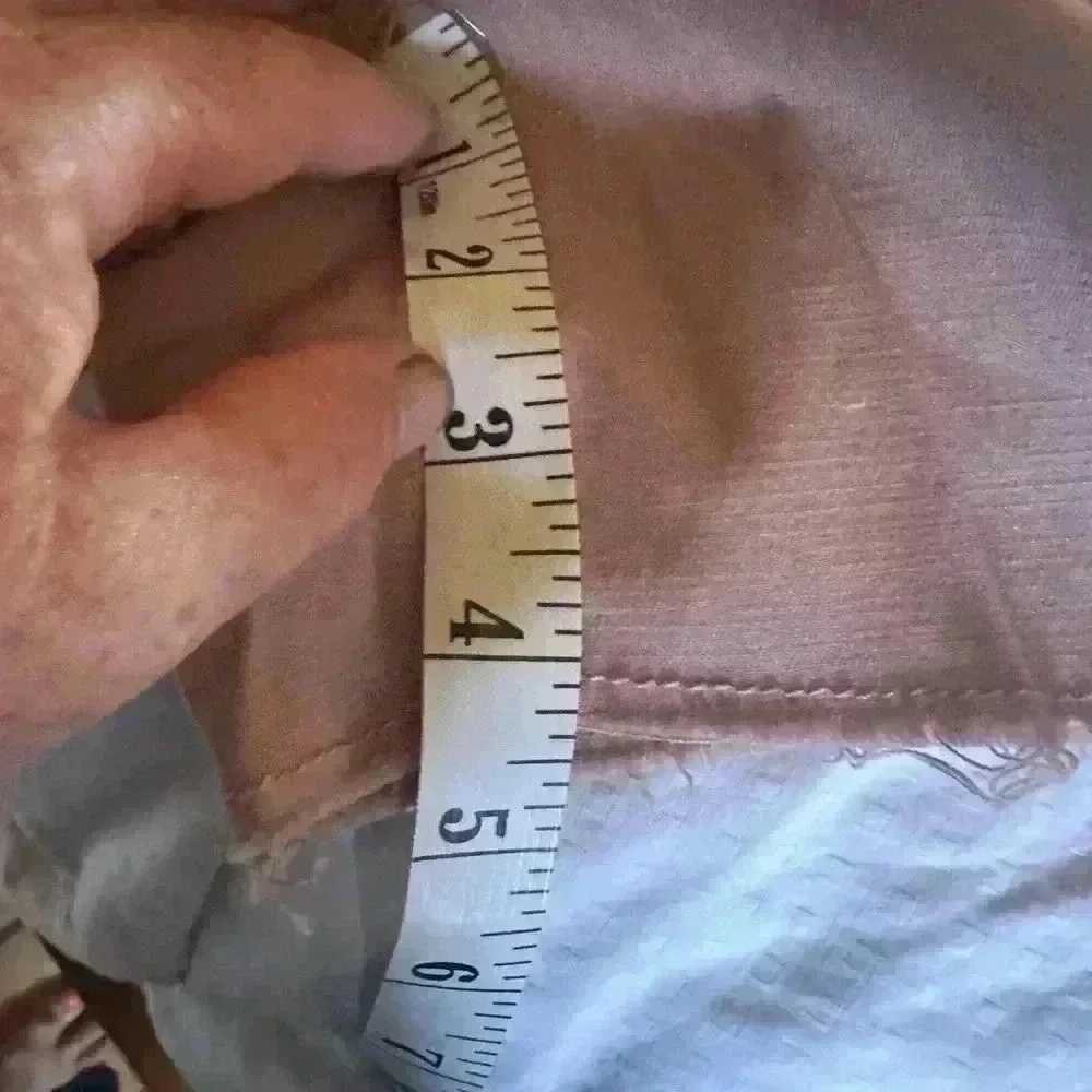 Loft size 2,  30” high waist cargo shorts in a‎ salmon pink. NWOT. - Picture 9 of 9